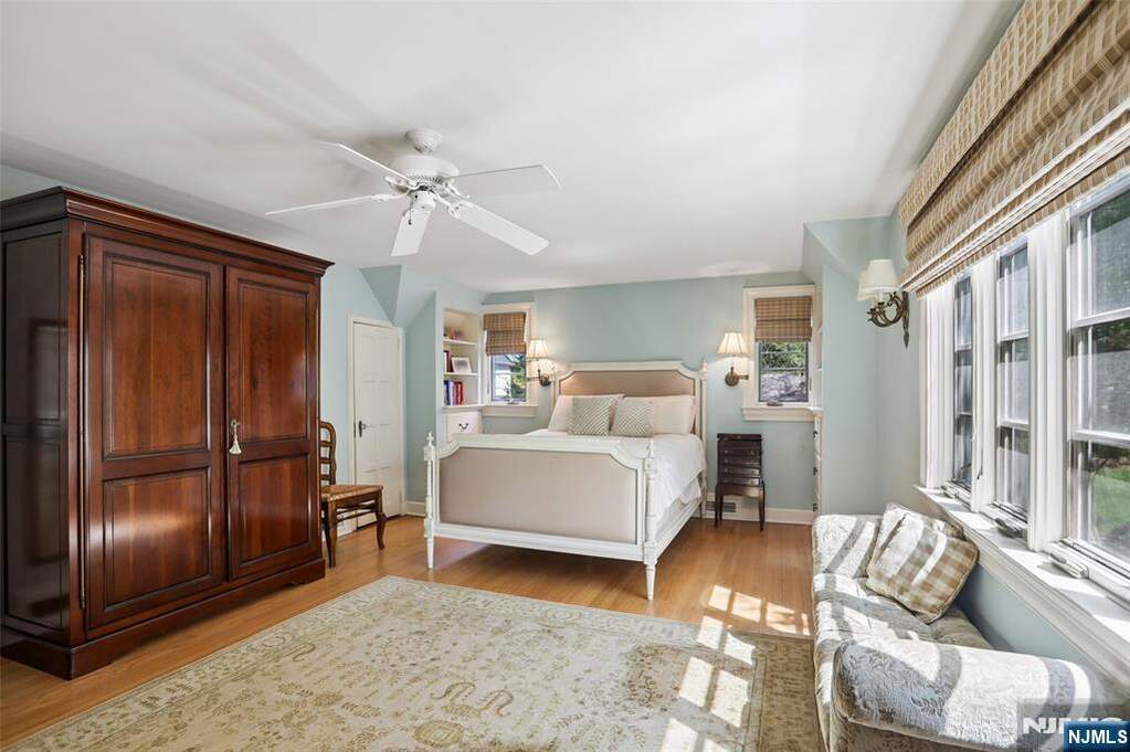 4 Bedroom Single Family Home/House's Image 33