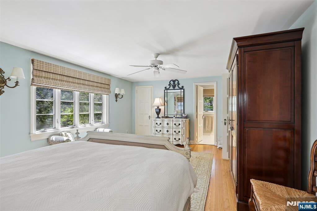 4 Bedroom Single Family Home/House's Image 35