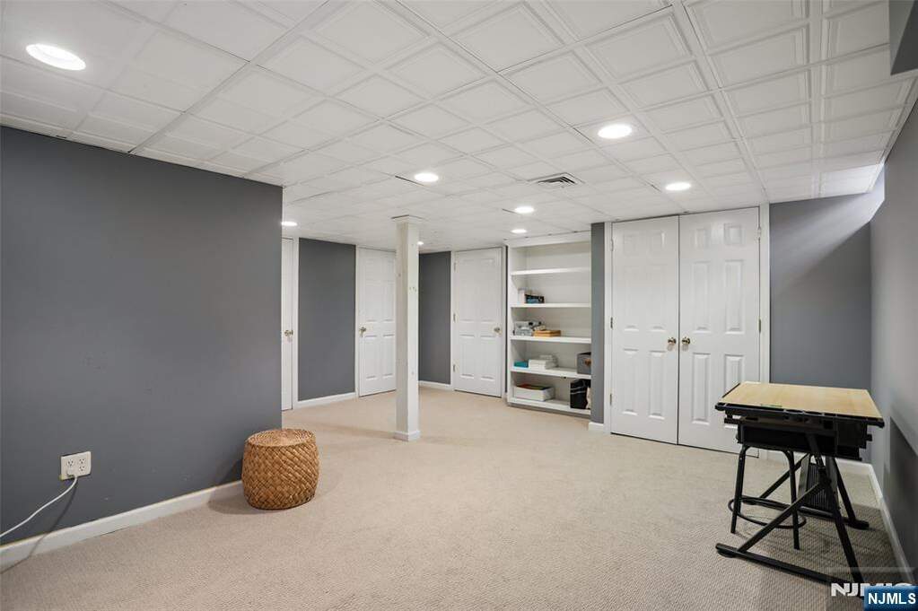 4 Bedroom Single Family Home/House's Image 38