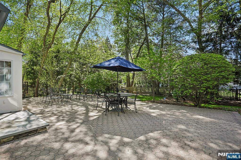 4 Bedroom Single Family Home/House's Image 41