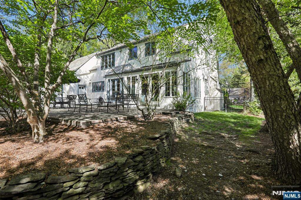 4 Bedroom Single Family Home/House's Image 43