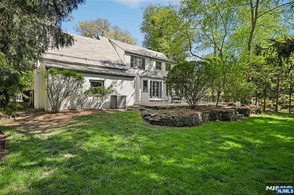 4 Bedroom Single Family Home/House's Image 44