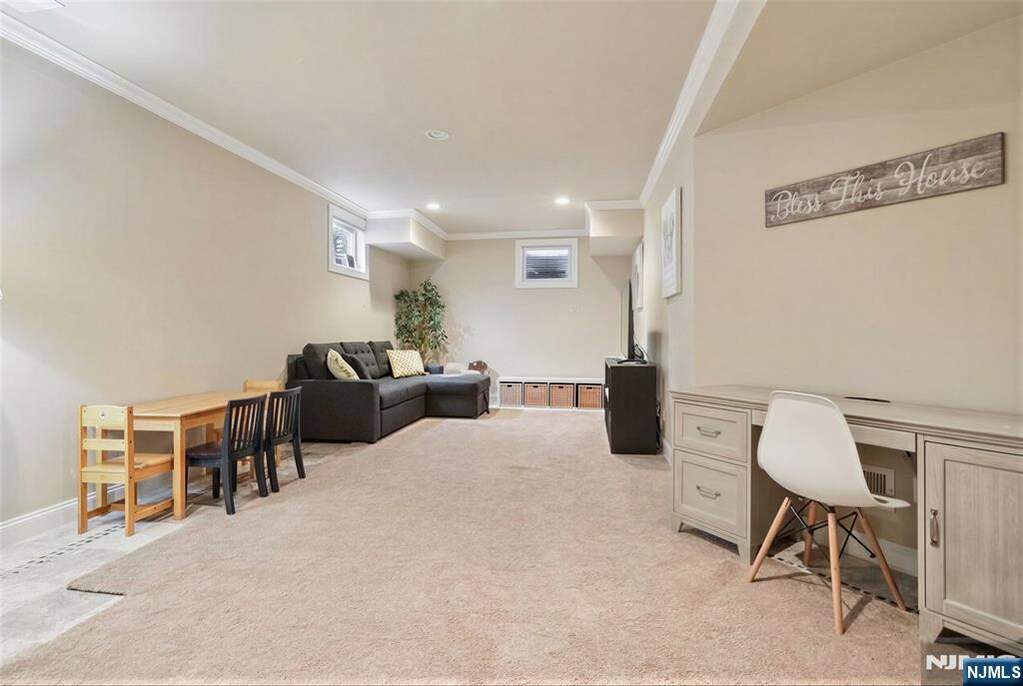 4 Bedroom Single Family Home/House's Image 20