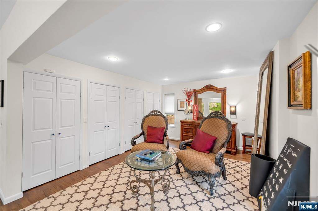 5 Bedroom Single Family Home/House's Image 13