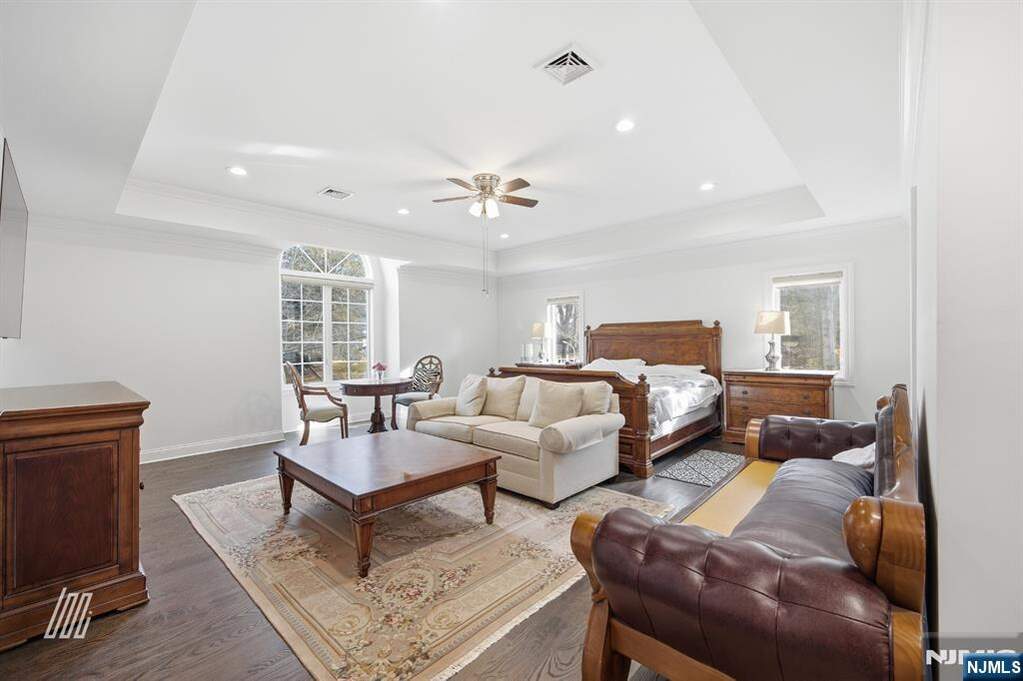 4 Bedroom Single Family Home/House's Image 17