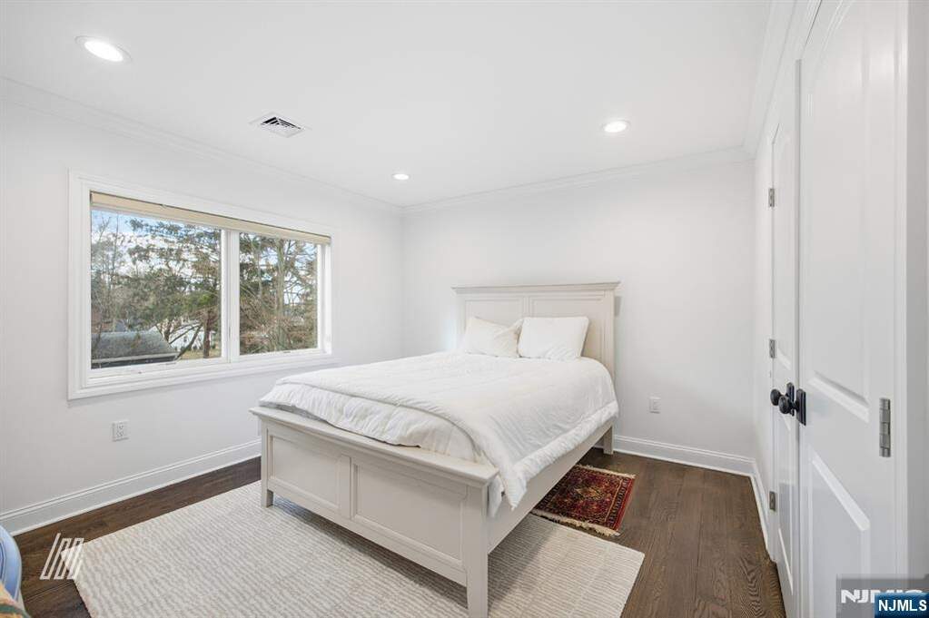 4 Bedroom Single Family Home/House's Image 21