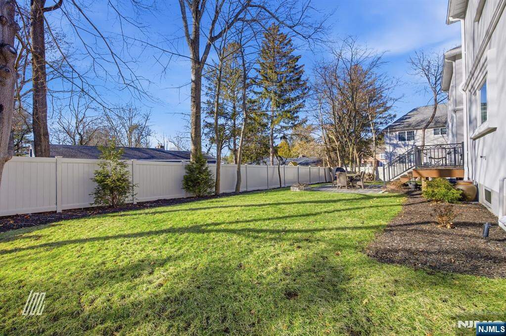 4 Bedroom Single Family Home/House's Image 32