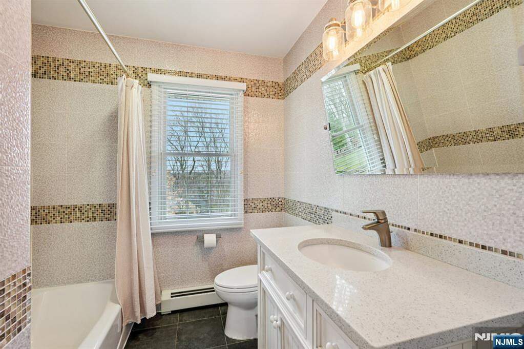 3 Bedroom Single Family Home/House's Image 18