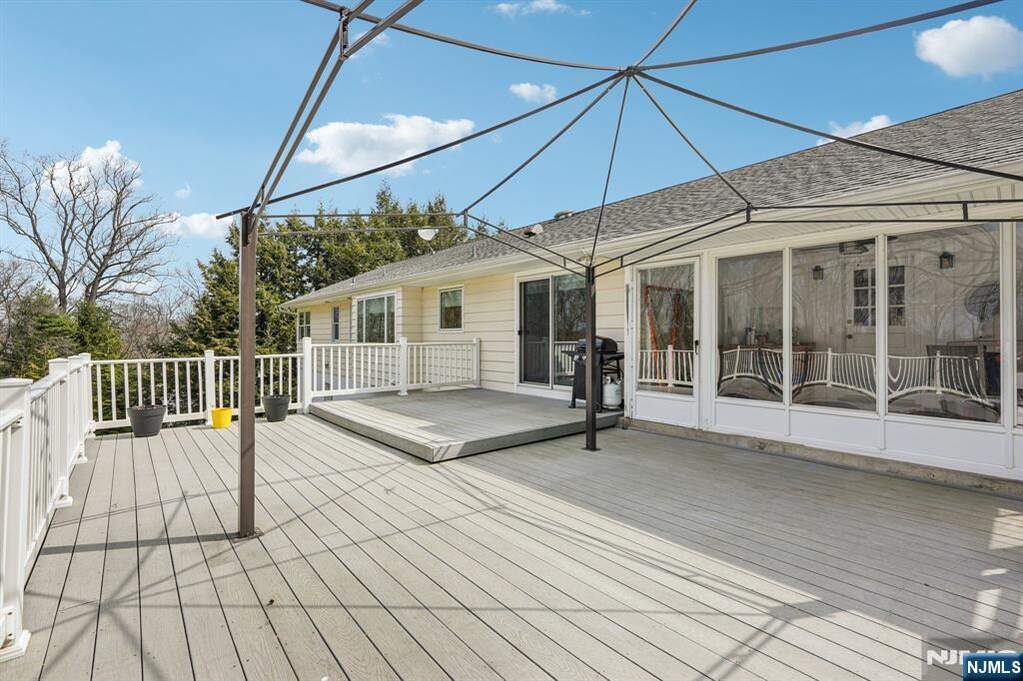 3 Bedroom Single Family Home/House's Image 24