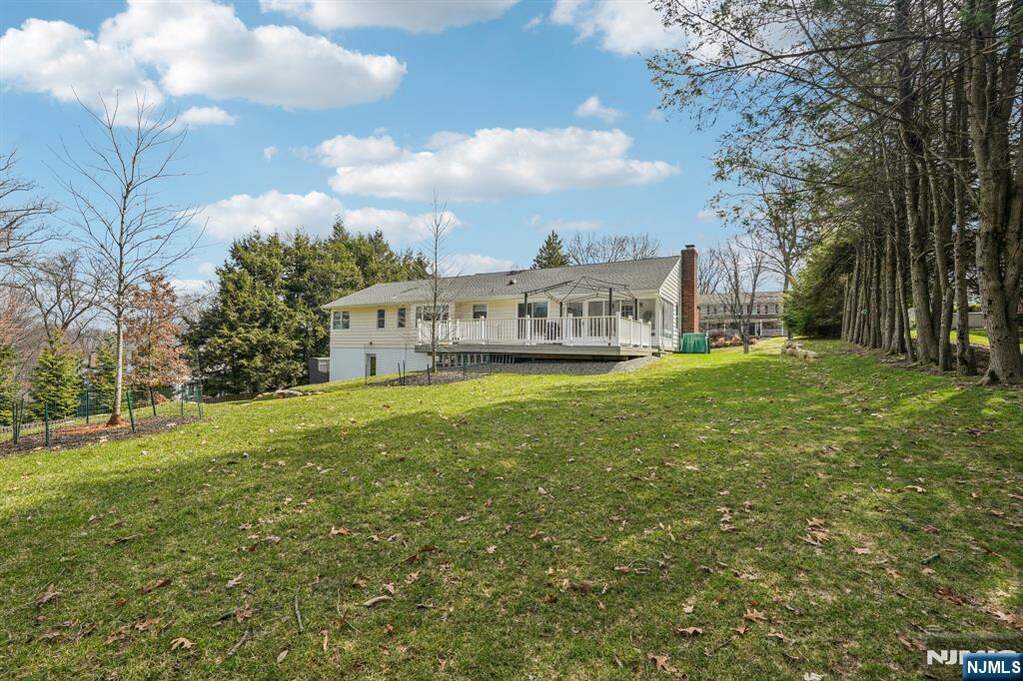 3 Bedroom Single Family Home/House's Image 25
