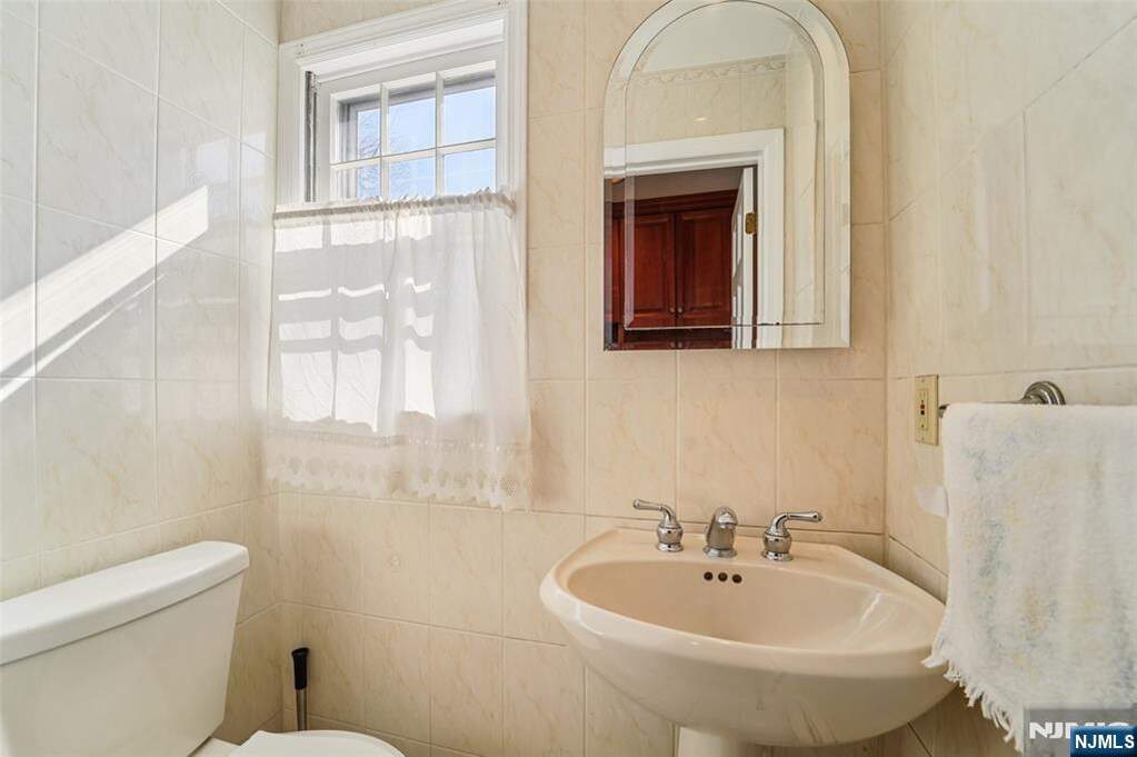 4 Bedroom Single Family Home/House's Image 10