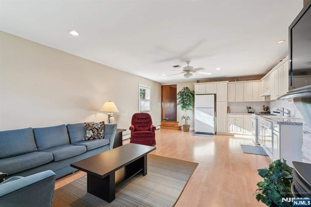 4 Bedroom Single Family Home/House's Image 7