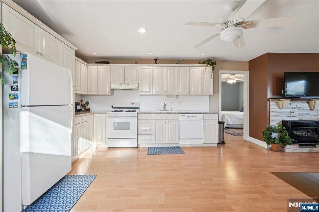 4 Bedroom Single Family Home/House's Image 8