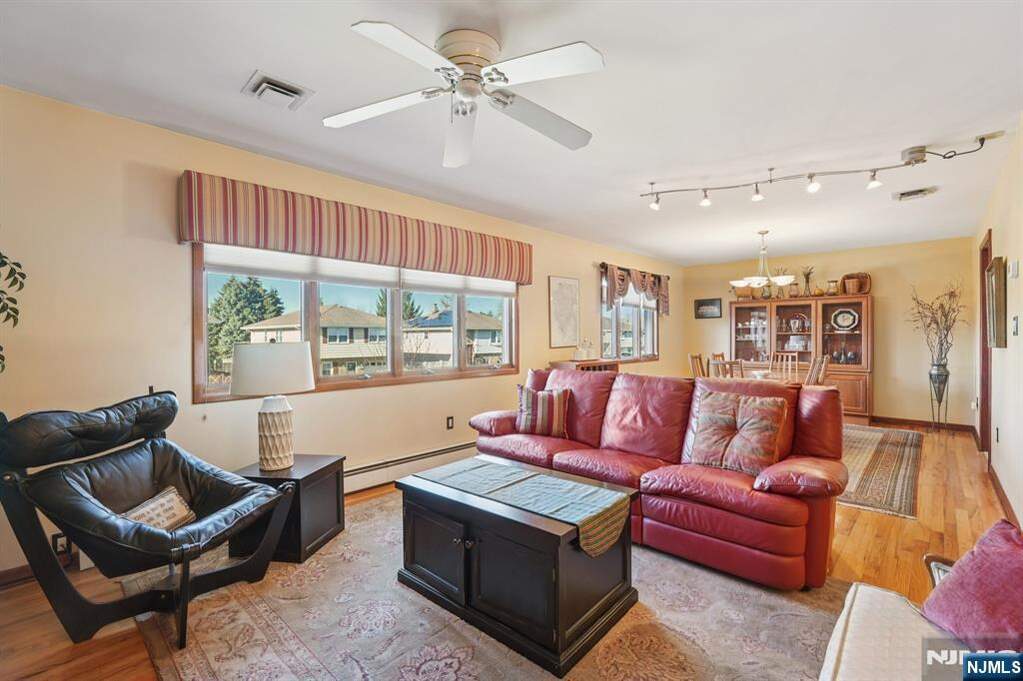 4 Bedroom Single Family Home/House's Image 15