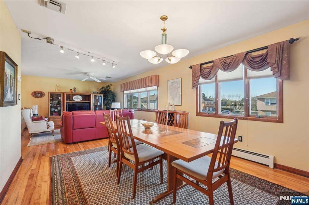 4 Bedroom Single Family Home/House's Image 20