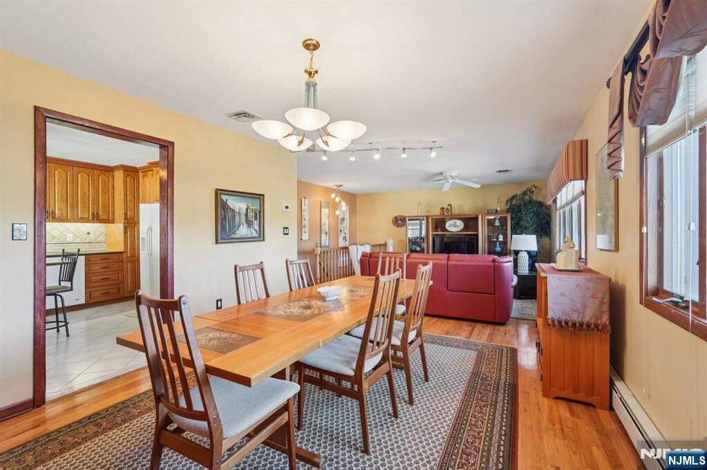 4 Bedroom Single Family Home/House's Image 21