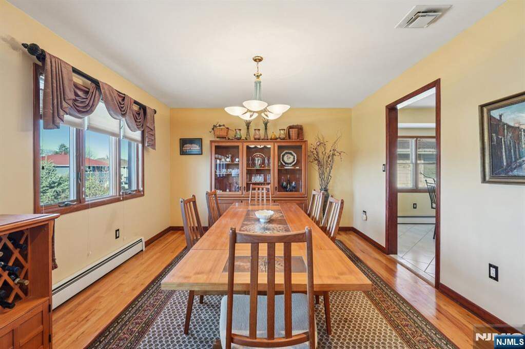 4 Bedroom Single Family Home/House's Image 22