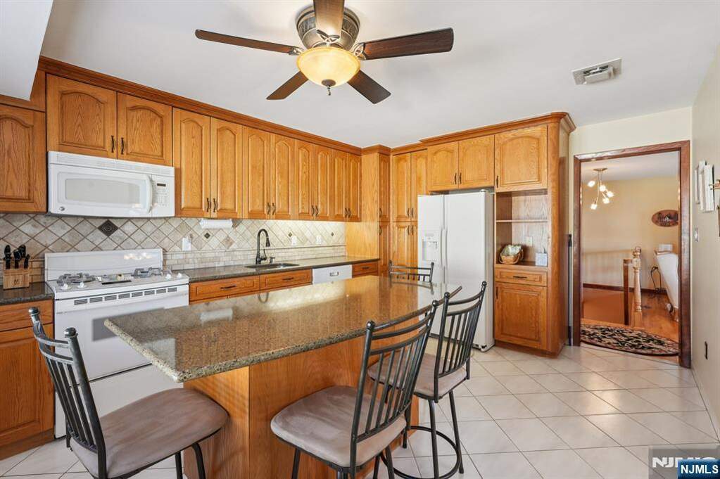 4 Bedroom Single Family Home/House's Image 26