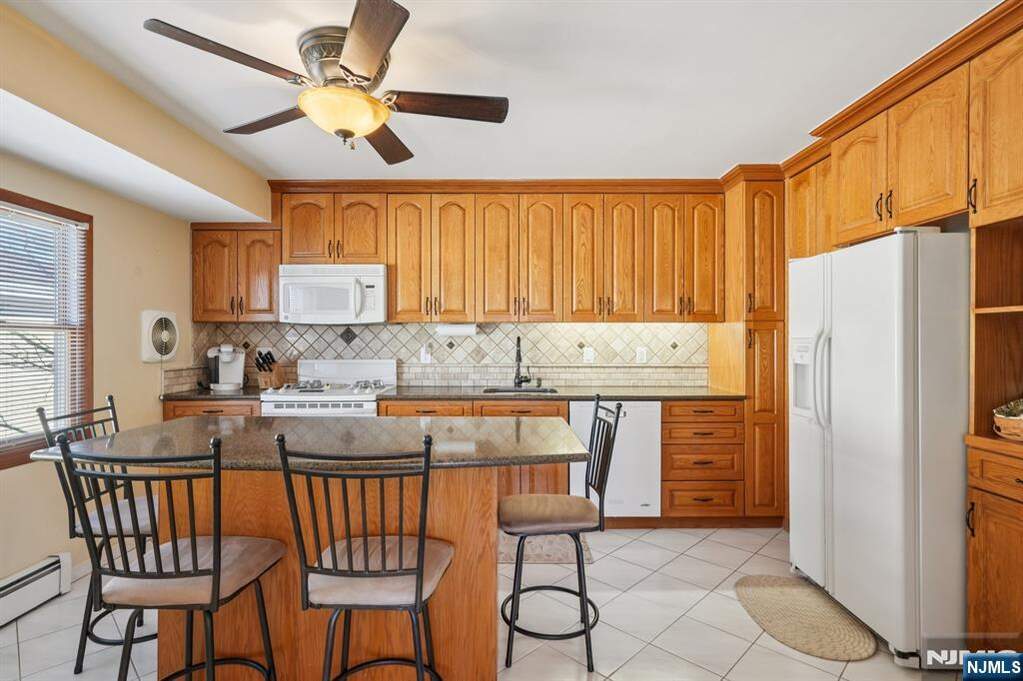 4 Bedroom Single Family Home/House's Image 28