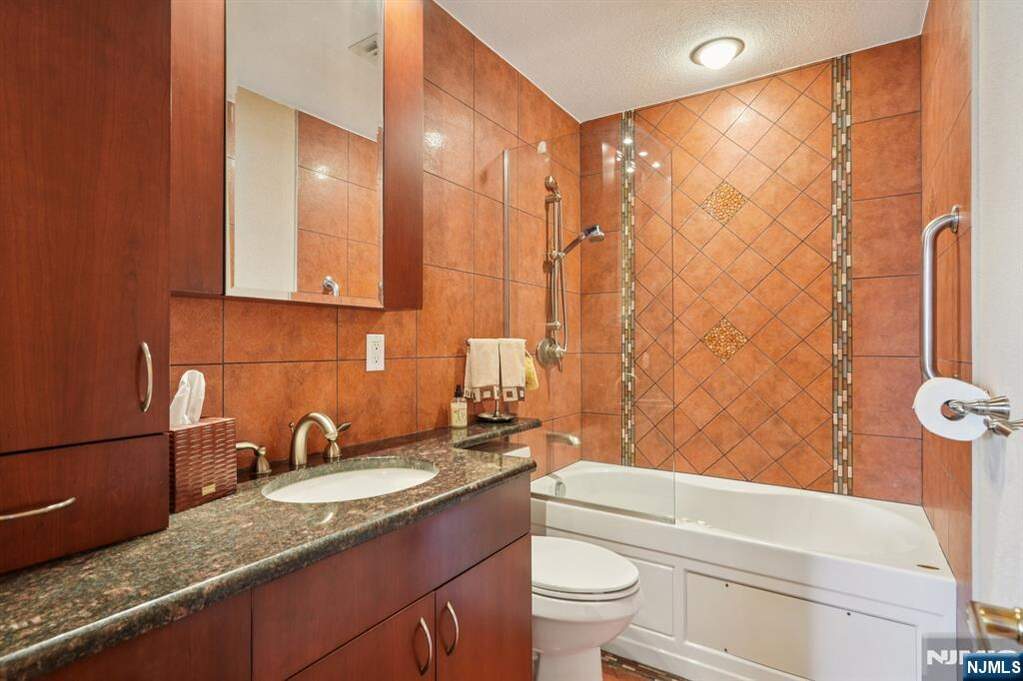 4 Bedroom Single Family Home/House's Image 29