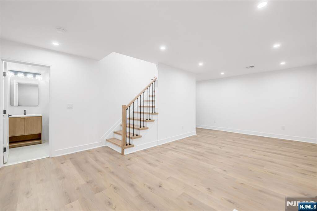 4 Bedroom Single Family Home/House's Image 30