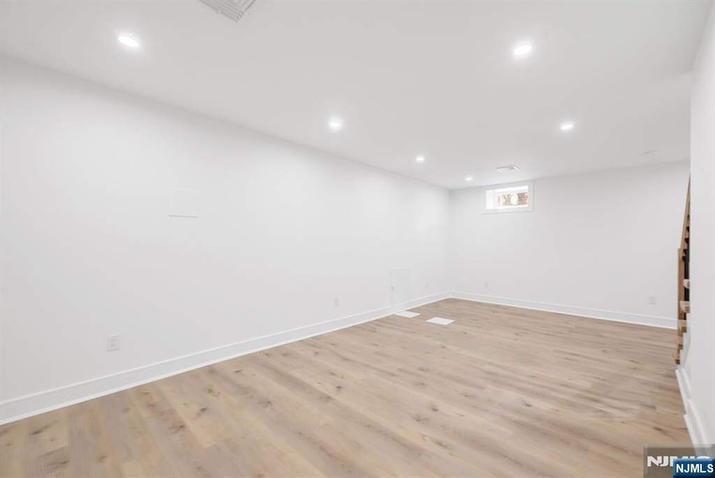 4 Bedroom Single Family Home/House's Image 33