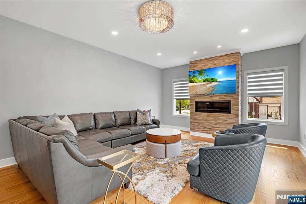 4 Bedroom Single Family Home/House's Image 15