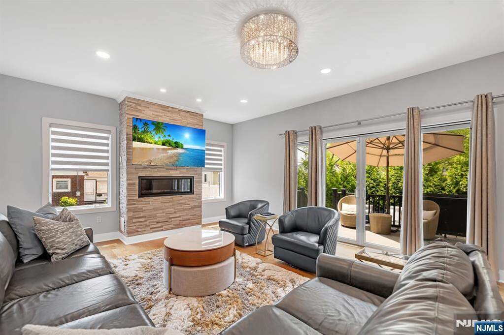 4 Bedroom Single Family Home/House's Image 17