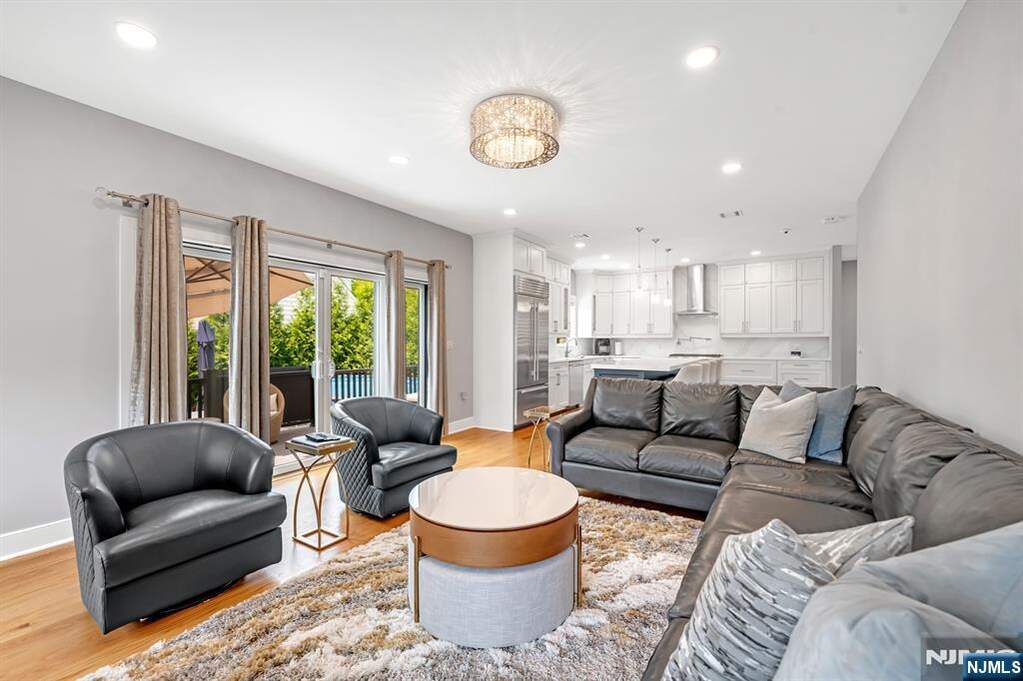 4 Bedroom Single Family Home/House's Image 18