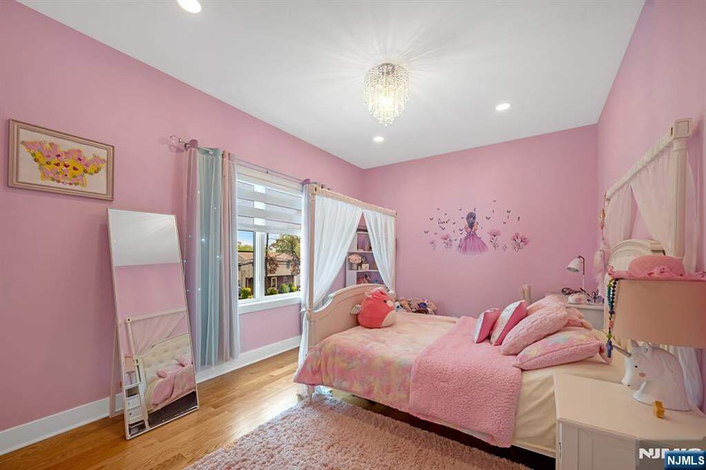 4 Bedroom Single Family Home/House's Image 26