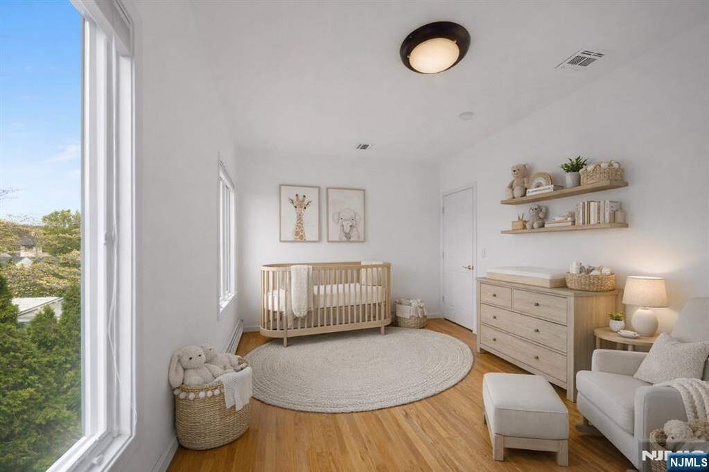 5 Bedroom Single Family Home/House's Image 30