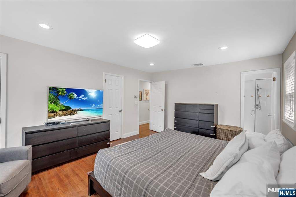 3 Bedroom Single Family Home/House's Image 20