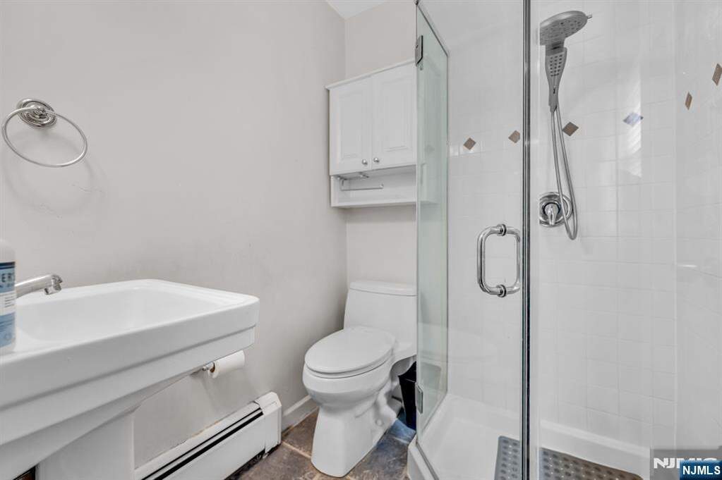 3 Bedroom Single Family Home/House's Image 21