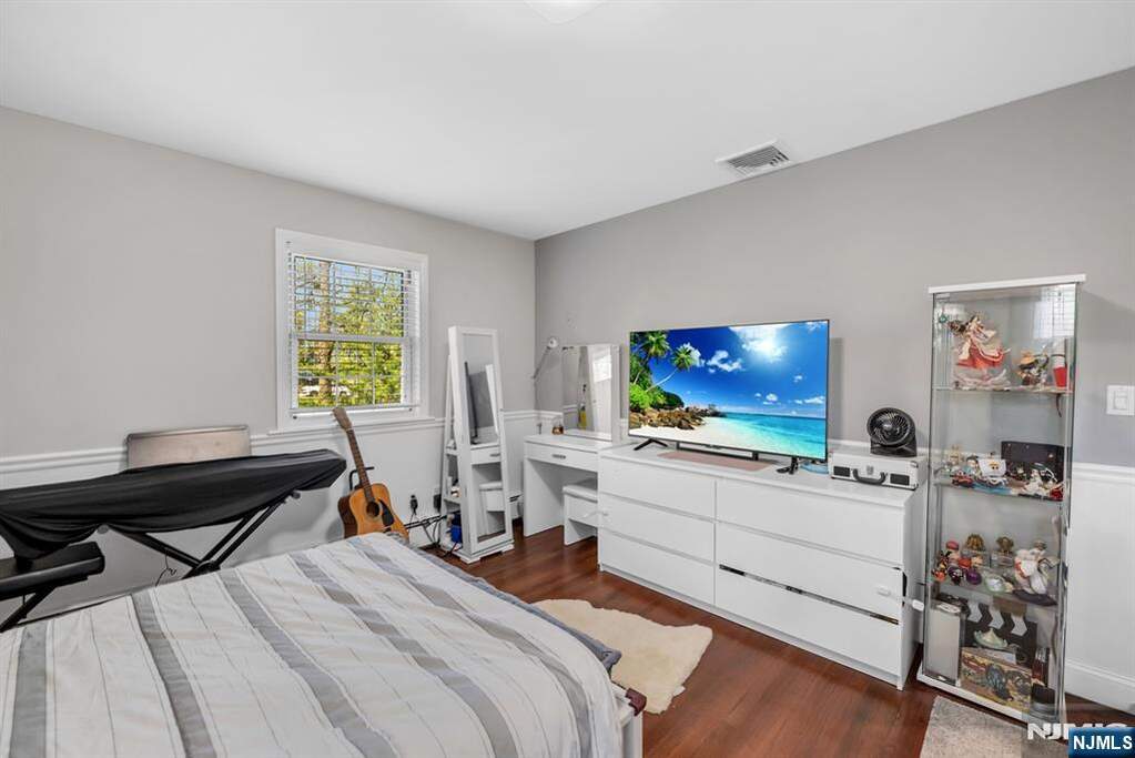 3 Bedroom Single Family Home/House's Image 23