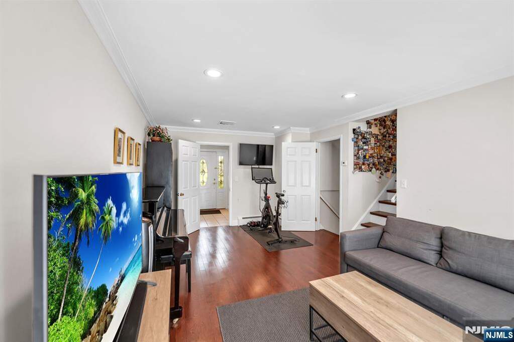 3 Bedroom Single Family Home/House's Image 28
