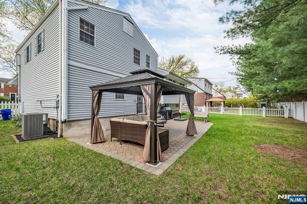 3 Bedroom Single Family Home/House's Image 41