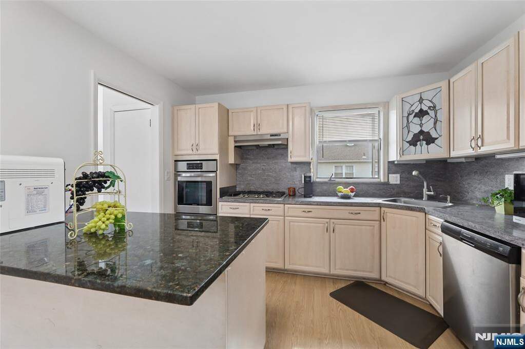 4 Bedroom Single Family Home/House's Image 10