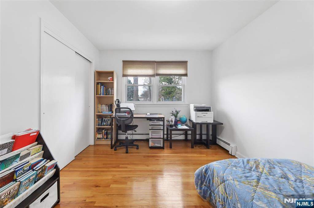 4 Bedroom Single Family Home/House's Image 16