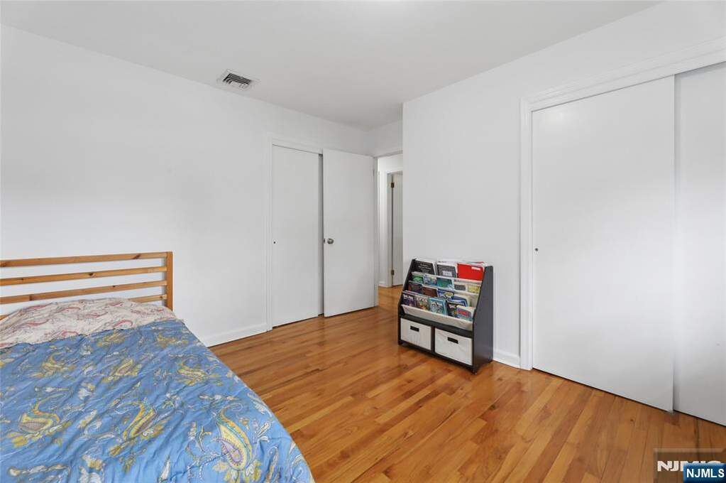 4 Bedroom Single Family Home/House's Image 17