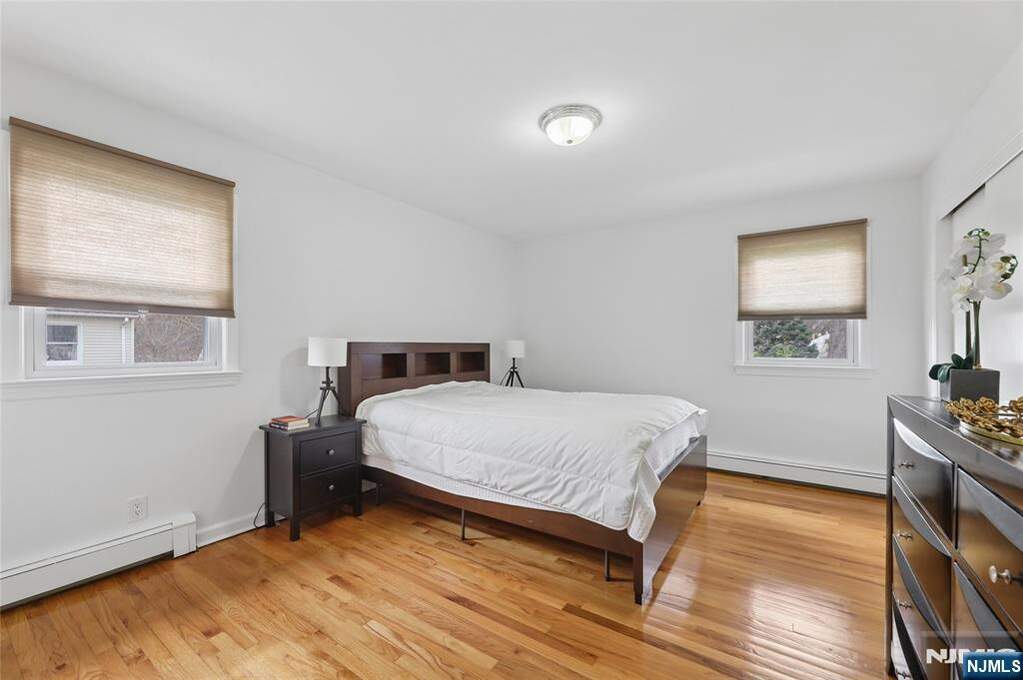 4 Bedroom Single Family Home/House's Image 18