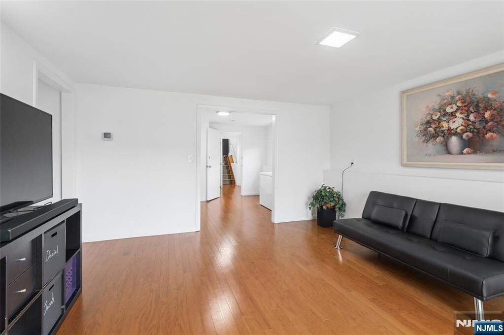 4 Bedroom Single Family Home/House's Image 21