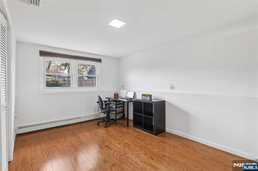 4 Bedroom Single Family Home/House's Image 22
