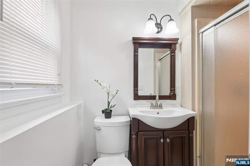 4 Bedroom Single Family Home/House's Image 31