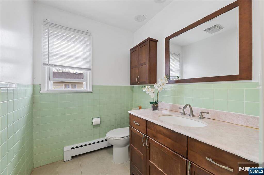 4 Bedroom Single Family Home/House's Image 32