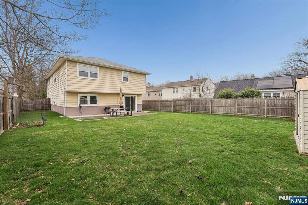 4 Bedroom Single Family Home/House's Image 37