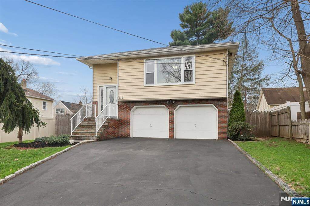 4 Bedroom Single Family Home/House's Image 39