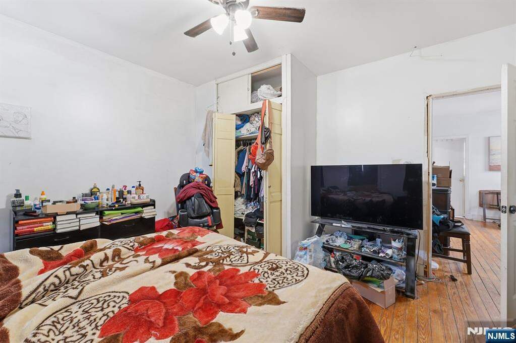 7 Bedroom Multi Unit's Image 18