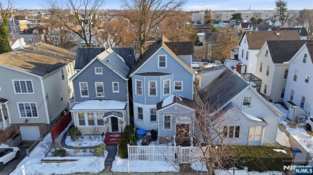 7 Bedroom Multi Unit's Image 21