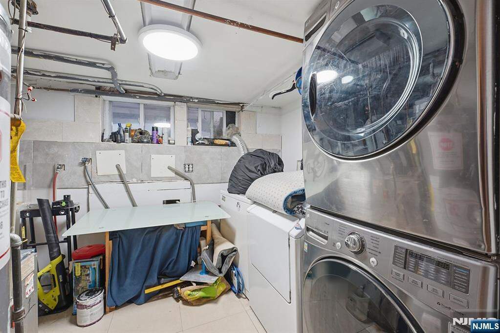 7 Bedroom Multi Unit's Image 4