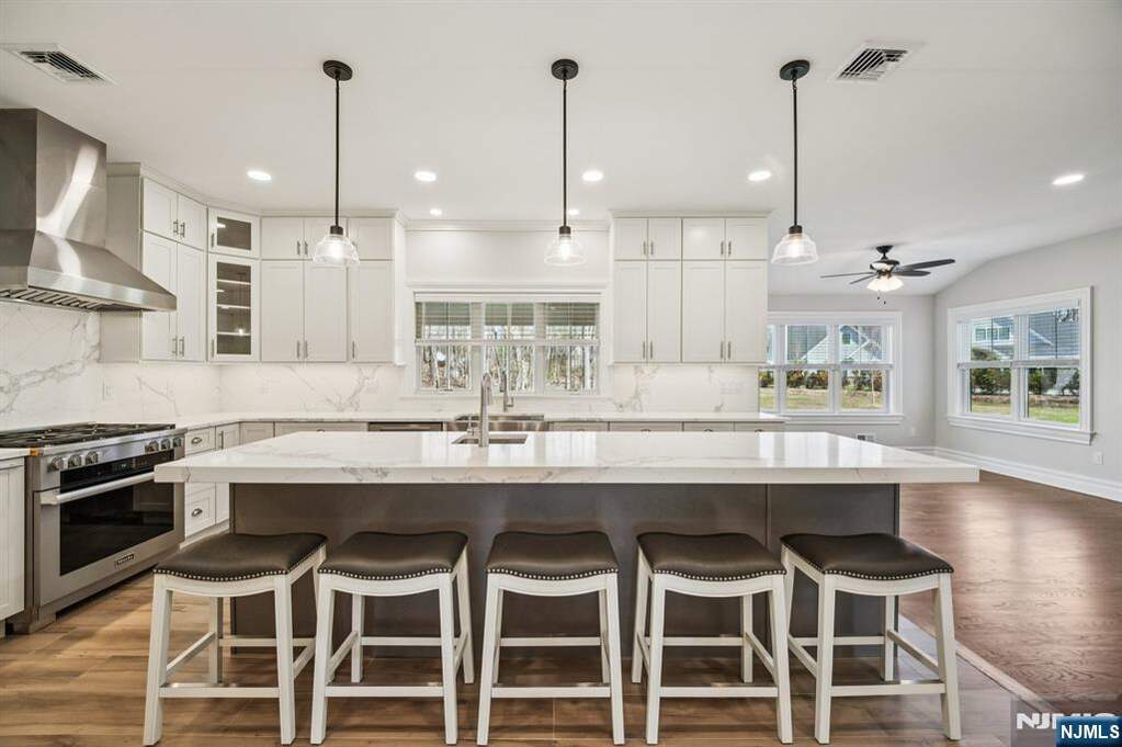 4 Bedroom Single Family Home/House's Image 11